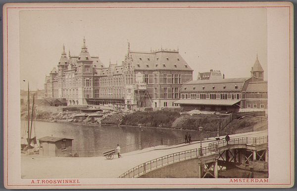 Centraal Station Amsterdam 1881-1884